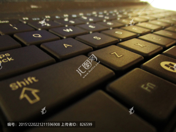 筆記本電腦鍵盤特寫實(shí)拍背景