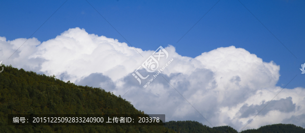 一塊白云