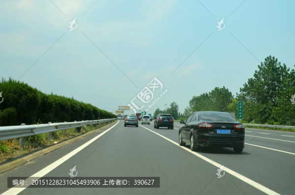 高速公路上的車輛