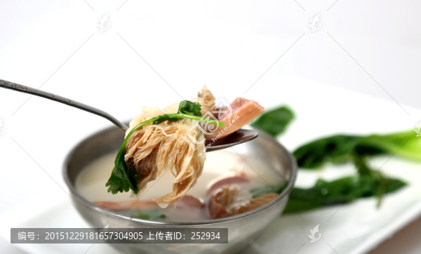 猴頭菇豬肚湯