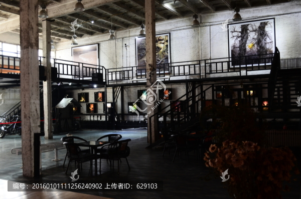 酒吧內(nèi)景