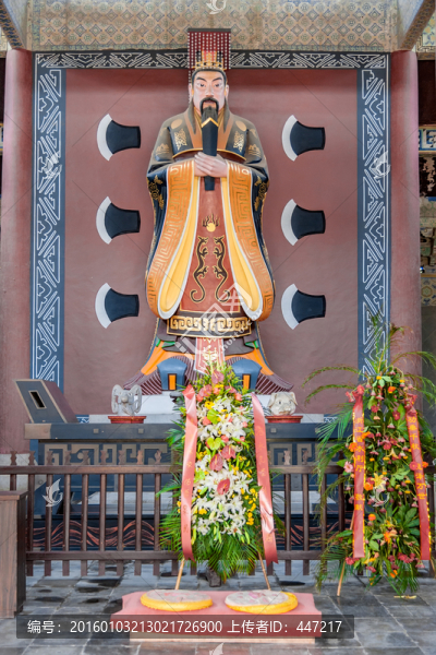 大禹塑像