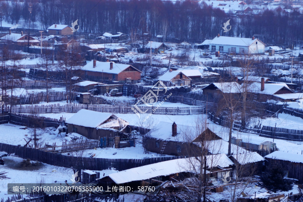山里人家雪景