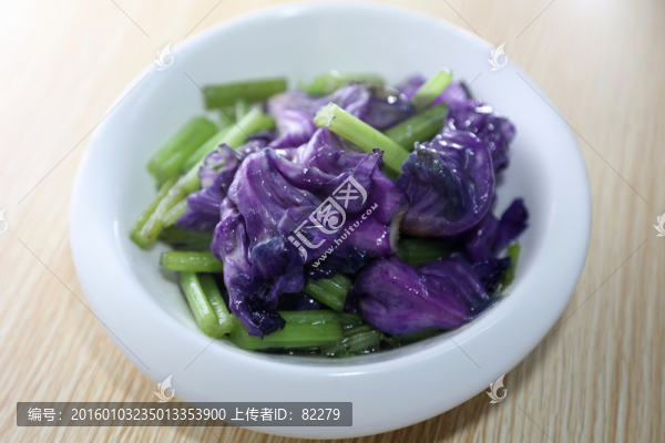 西芹炒紫甘藍(lán)