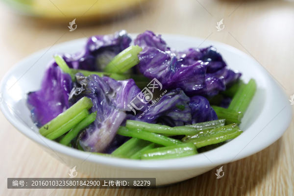 紫甘藍(lán)炒西芹