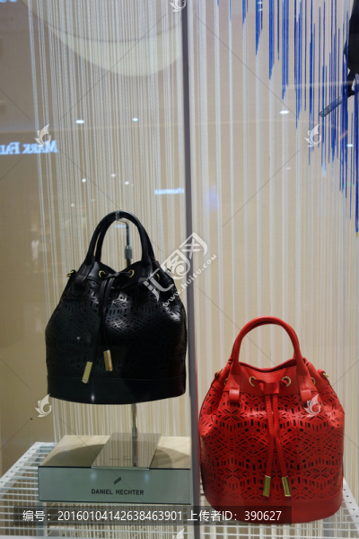 皮包專(zhuān)賣(mài)店櫥窗