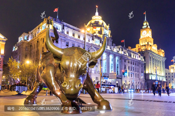 雕塑牛,上海外灘夜景
