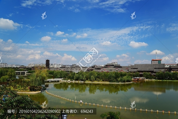 藍(lán)天白云碧水