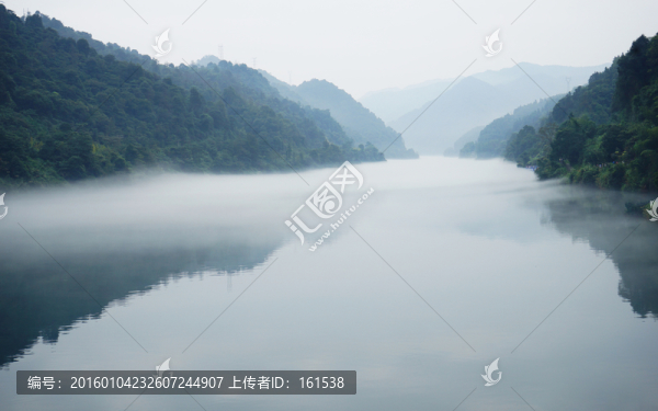 霧漫湖南郴州小東江