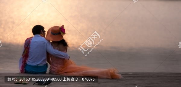 夕陽(yáng)下的愛(ài)
