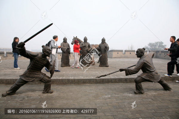 士兵雕塑