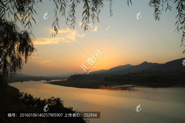 湖光山色