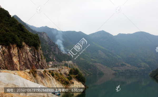 彎曲山路