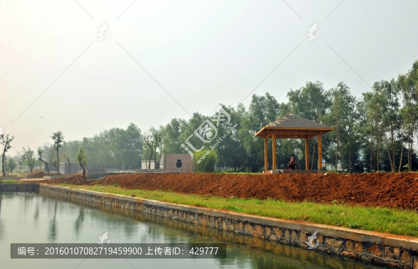 河岸風(fēng)景
