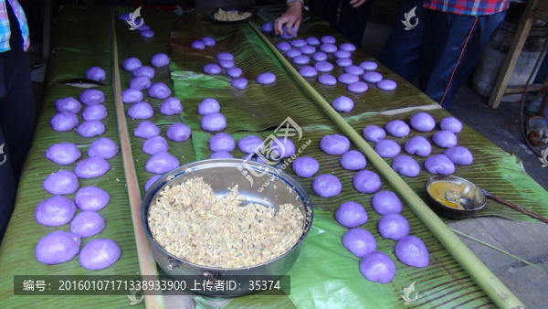 棕色糍粑