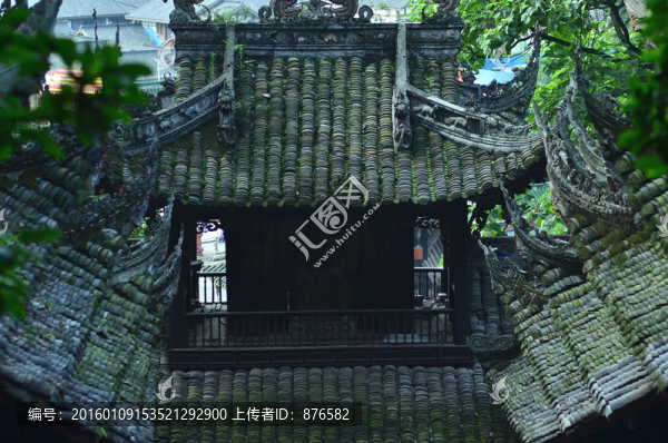 青瓦房頂