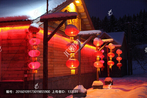 雪山夜色,雪鄉(xiāng)紅燈籠