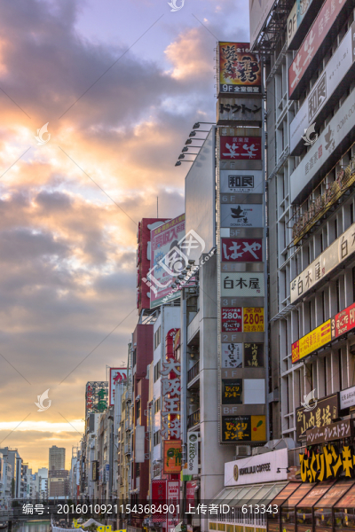 國外商業(yè)街區(qū)廣告牌