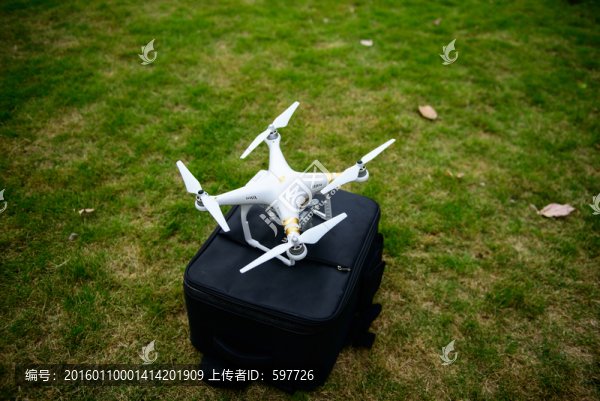 無人機