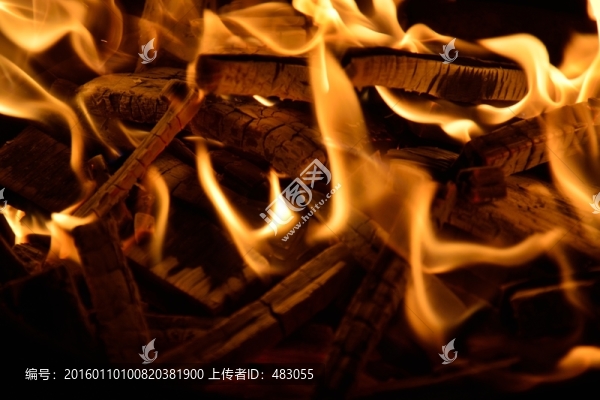 火