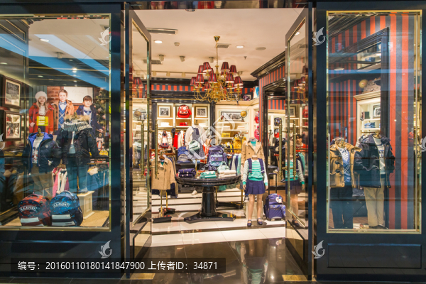 品牌服裝店