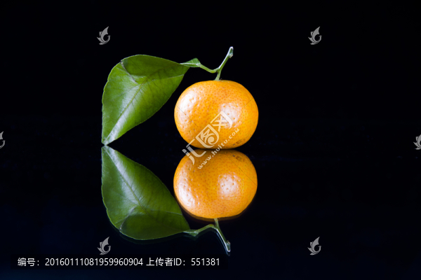 一只橘子