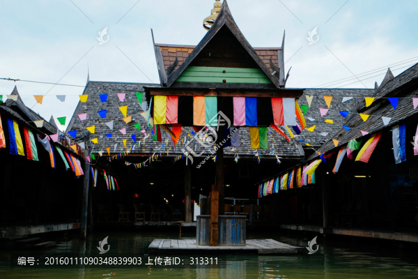 水上市場