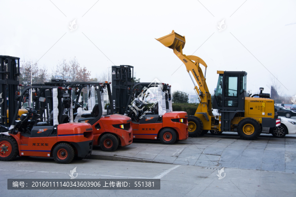 挖掘機(jī)