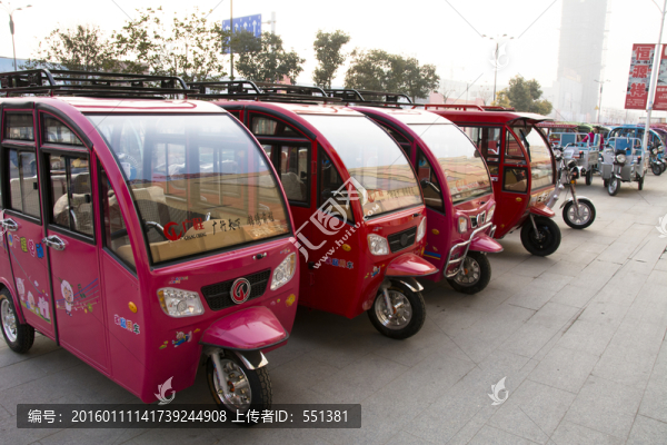 紅色三輪車