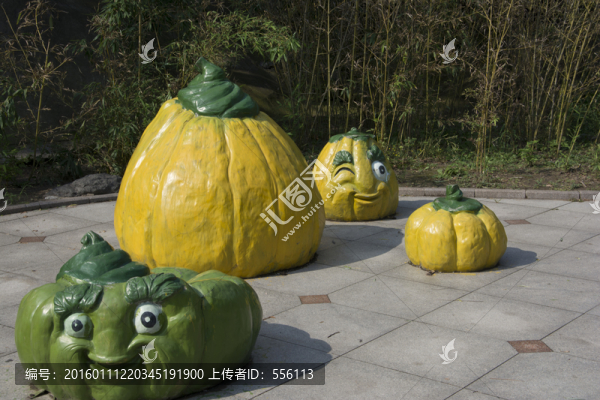 一組雕塑