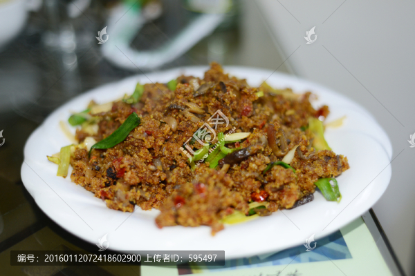 榨菜炒肥腸
