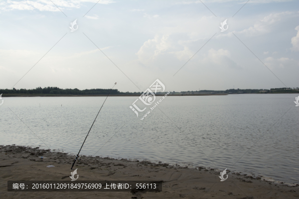 夕陽下的魚竿