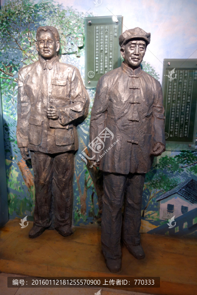 茍文彬,李初梨,雕塑