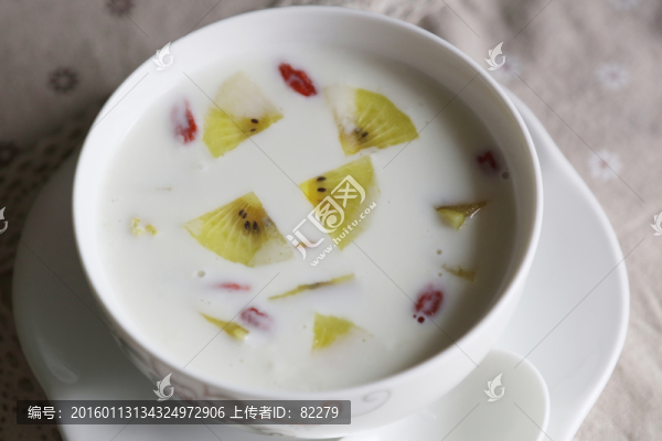 奇異果燕麥牛奶