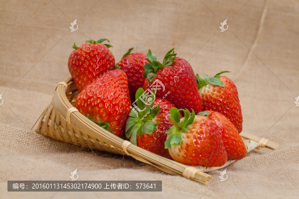有機(jī)草莓