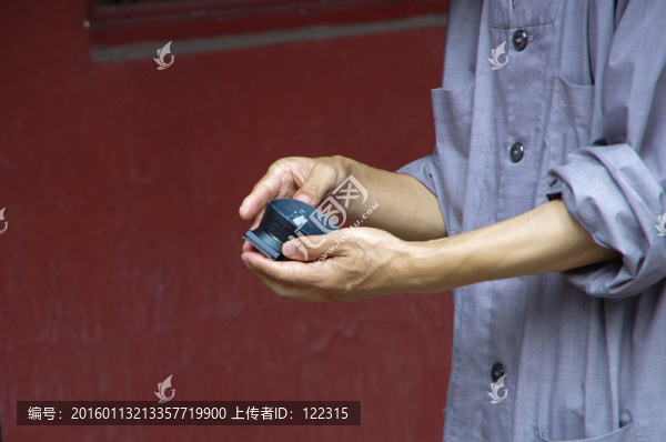 和尚,手