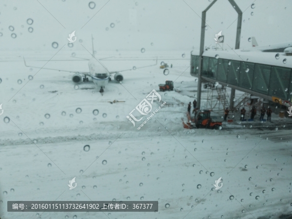 機(jī)場雨雪天