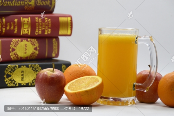 幾本書和,飲料