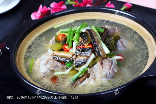 筒子骨燉鱔魚