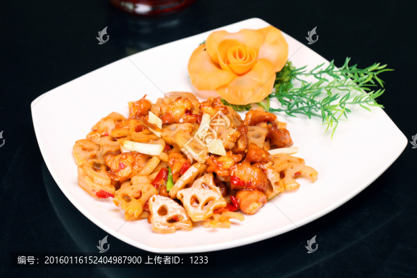 剁椒蓮藕炒脆骨
