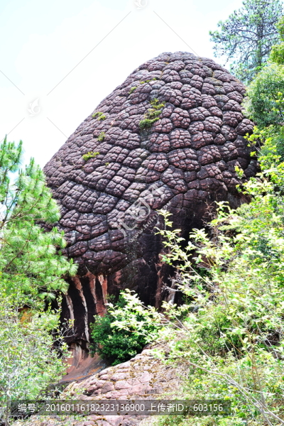 石寶山,石鐘