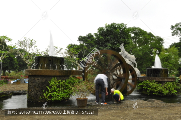 旋轉(zhuǎn)水車