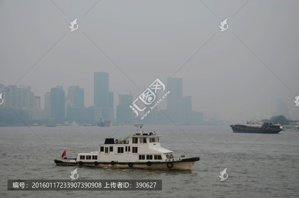 黃浦江上的巡邏船