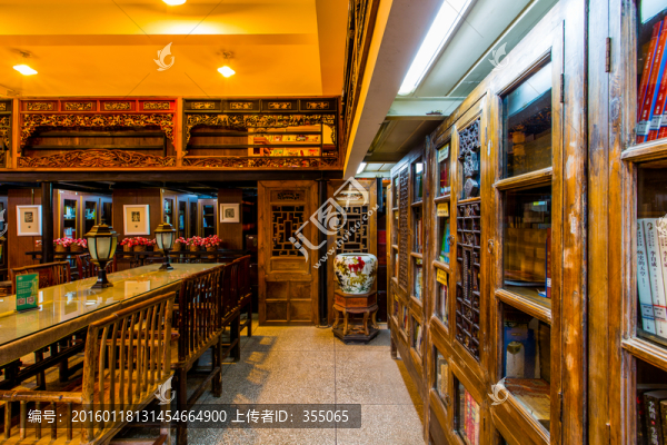 高等職業(yè)學(xué)院