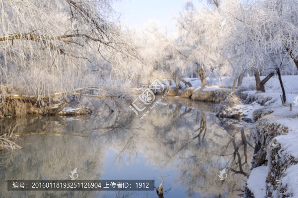 冬天的小河