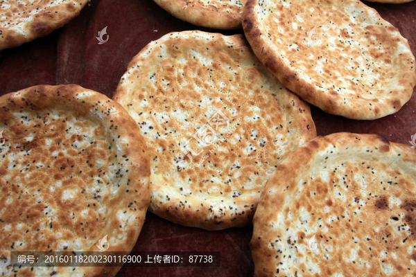 馕