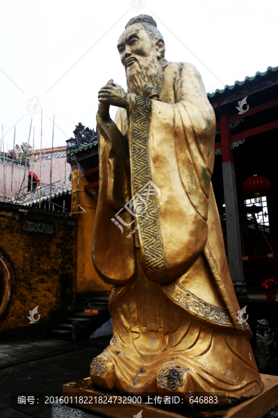 孔子雕像