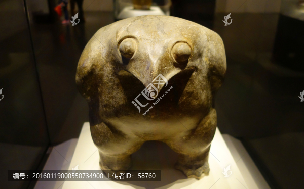鷹形陶鼎