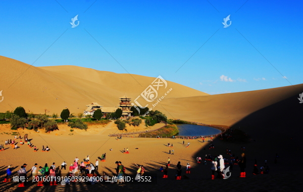 月牙泉風(fēng)光