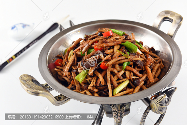 干鍋茶樹(shù)菇